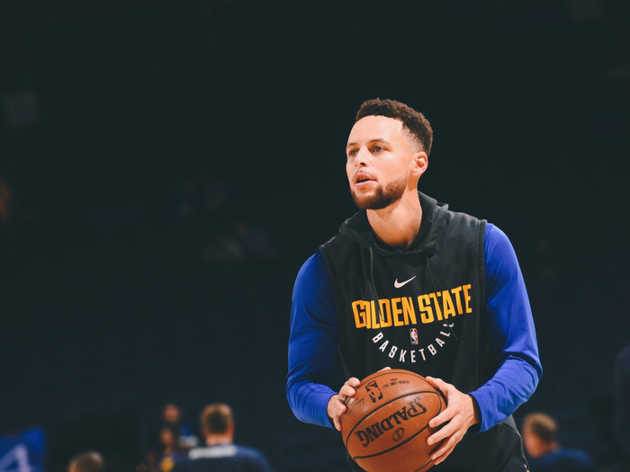 经在俱乐部 经在俱乐部