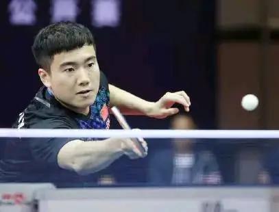 足球突破瓶 足球突破瓶