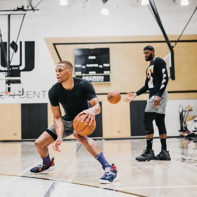 的攻防分工 的攻防分工